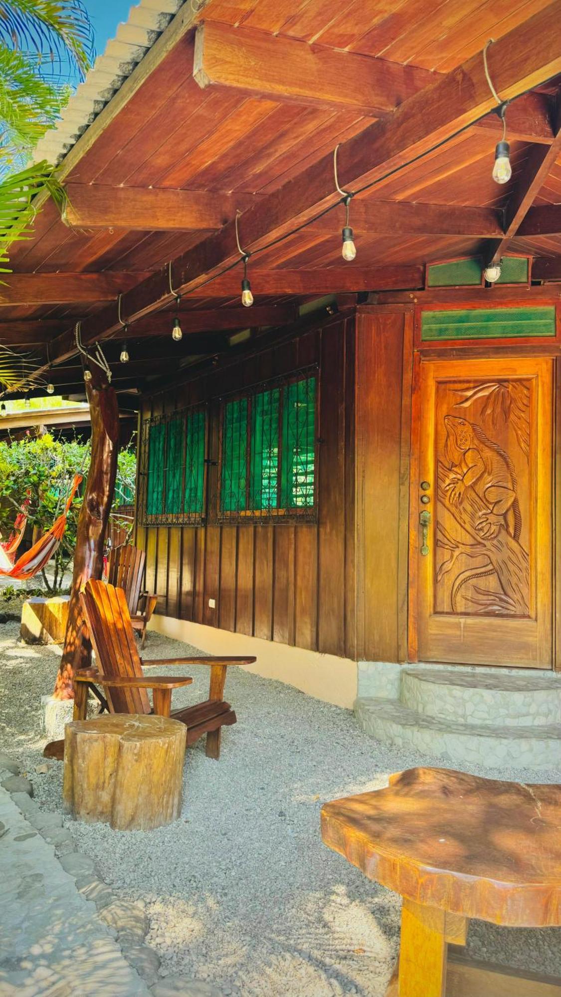 Hotel Mal Pais Surf Camp Playa Santa Teresa  Exterior foto